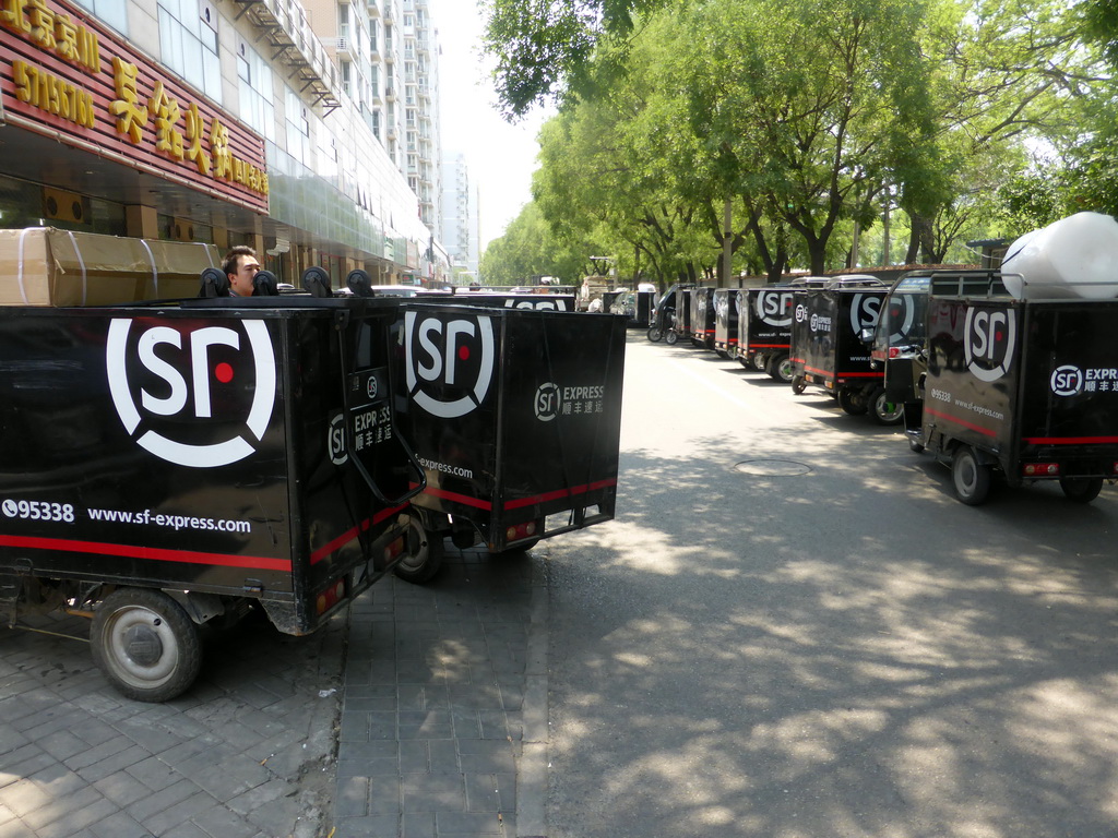 Delivery carts at the Fenfang Liuli street