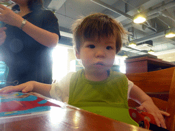 Max having lunch at the Qingyi Grassland fondue restaurant