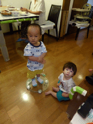 Max and his second cousin in the apartment of Miaomiao`s cousin