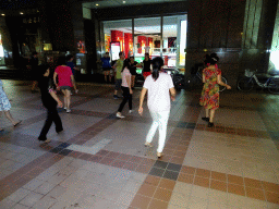 Square dancers at Wangfujing Street, by night