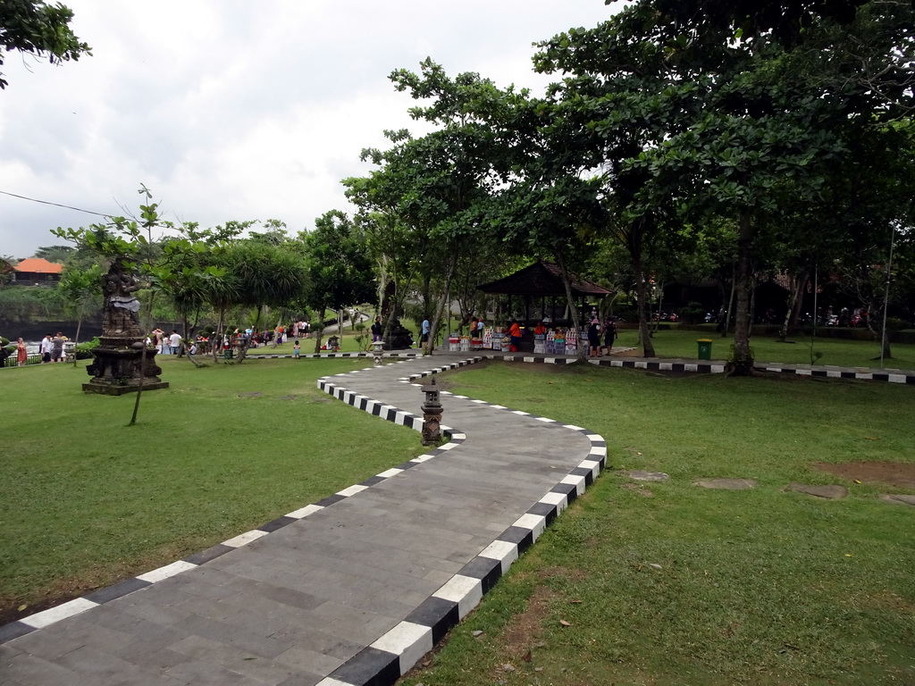 The gardens of the Pura Tanah Lot temple complex