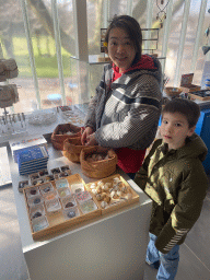 Miaomiao and Max at the souvenir shop of the Africa Museum