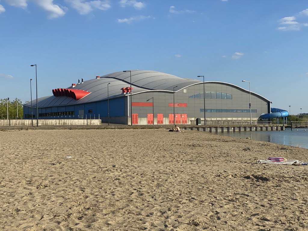 The Schelp swimming pool, viewed from the beach at the Binnenschelde lake