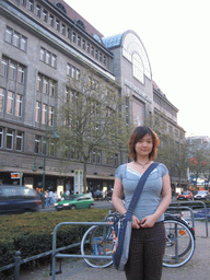 Miaomiao in front of the Kaufhaus des Westens department store at the Tauentzienstraße street