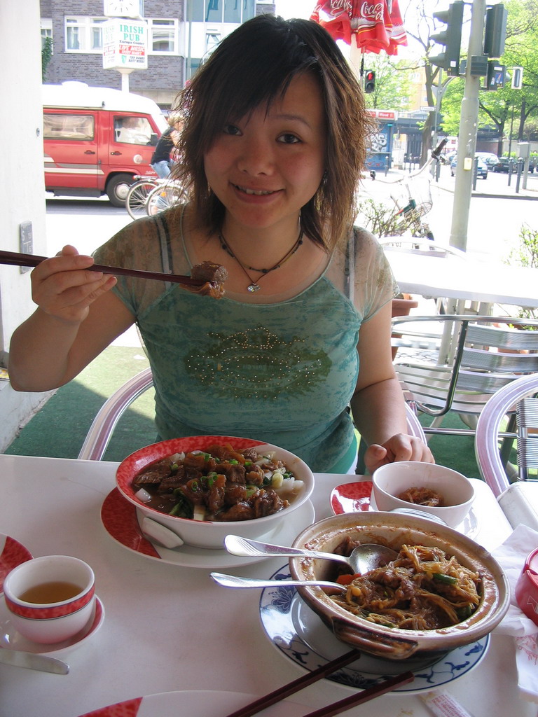 Miaomiao having dim sum at the Good Friends restaurant at the Kantstraße street