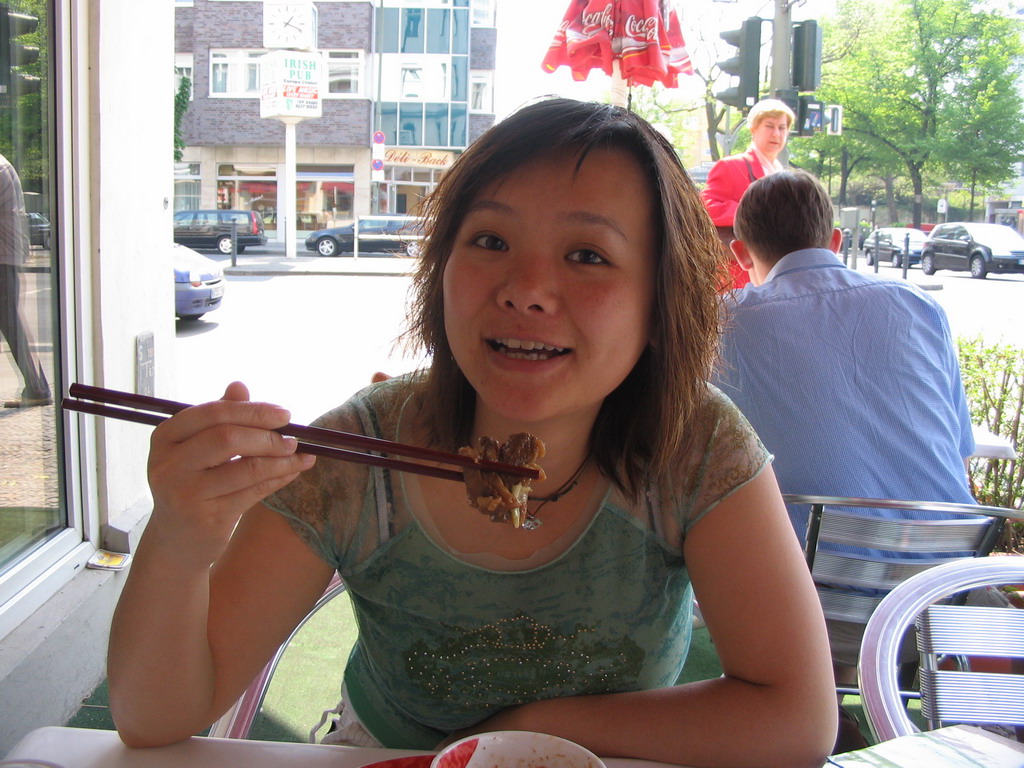 Miaomiao having dim sum at the Good Friends restaurant at the Kantstraße street