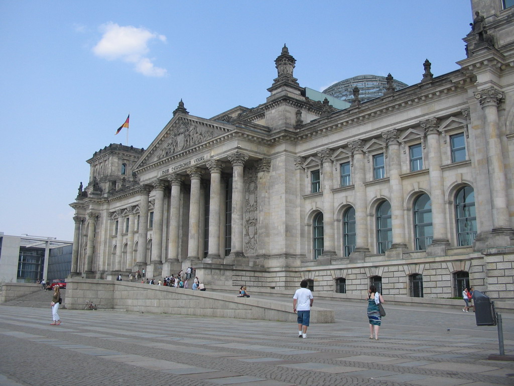 Front of the Reichstag building