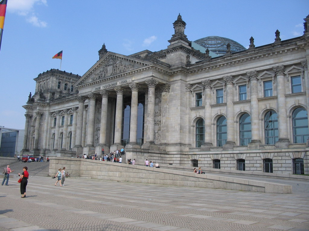 Front of the Reichstag building