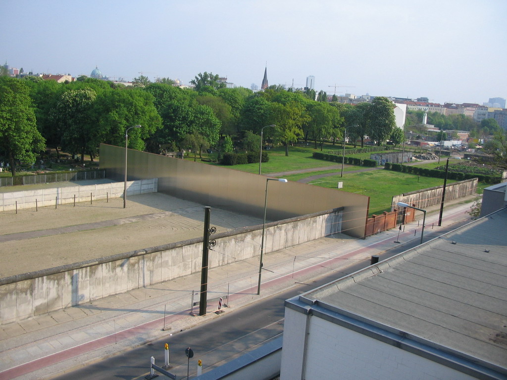 Remains of the Berlin Wall at the Bernauer Straße street, Memorial Park and the Friedhof Sophien II cemetery, viewed from the top of the Gedenkstätte Berliner Mauer museum