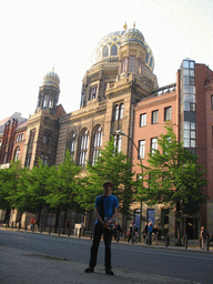 Tim in front of the New Synagogue at the Oranienburger Straße street