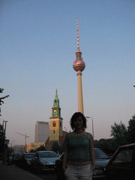 Miaomiao at the Karl-Liebknecht Straße street, with a view on St. Mary`s Church and the Fernsehturm tower