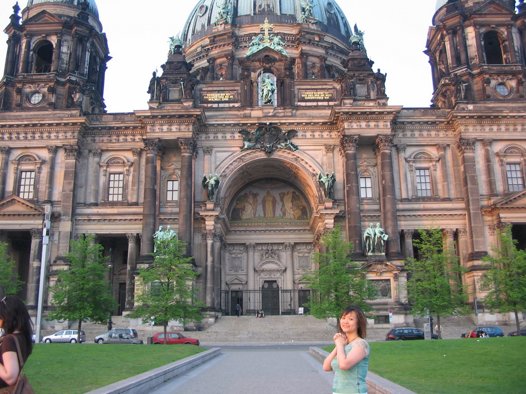 Miaomiao in front of the Lustgarten park and the Berlin Cathedral