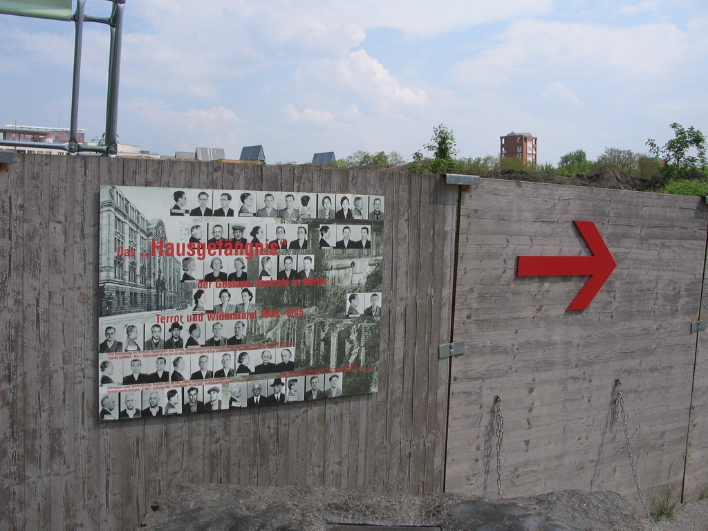 Sign pointing to the Gestapo Prison at the Topography of Terror museum at the Niederkirchnerstraße street