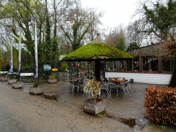 The entrance to BestZoo at the Broekdijk street