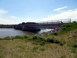 Bridge over the Gat van den Kleinen Hil lake to the Biesbosch MuseumEiland, viewed from the northern parking lot of the Biesbosch MuseumEiland