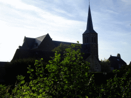 The Sint-Martinuskerk church, viewed from the Kasteelpark Born zoo
