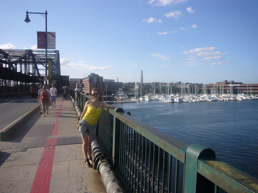 Miaomiao at the Charlestown Bridge, with view on the Charlestown Navy Yard and the Bunker Hill Monument