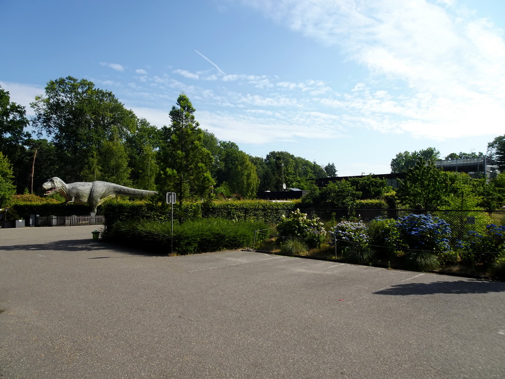 Statue of a Tyrannosaurus Rex at the entrance to the Oertijdmuseum at the Bosscheweg street