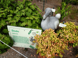 Statue of a Dodo in the Garden of the Oertijdmuseum, with explanation