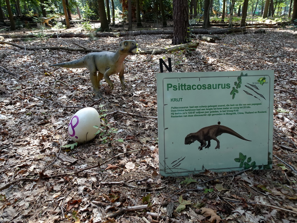 Statue of a Psittacosaurus at the Oertijdwoud forest of the Oertijdmuseum, with explanation