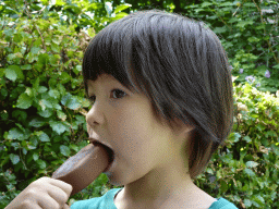 Max with an ice cream at the terrace of the restaurant at the Lower Floor of the Museum building of the Oertijdmuseum