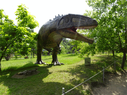Giganotosaurus statue at the Garden of the Oertijdmuseum, with explanation
