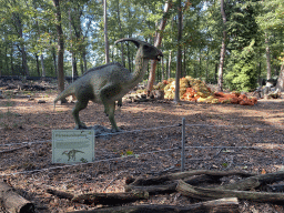 Parasaurolophus statue in the Oertijdwoud forest of the Oertijdmuseum, with explanation