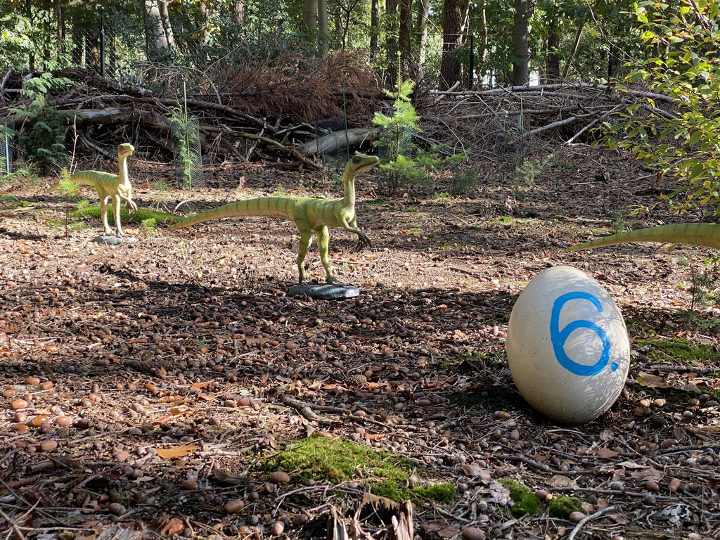 Comsognathus statues in the Oertijdwoud forest of the Oertijdmuseum