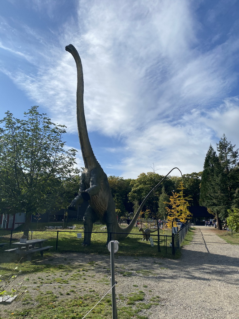 Diplodocus statues in the Garden of the Oertijdmuseum