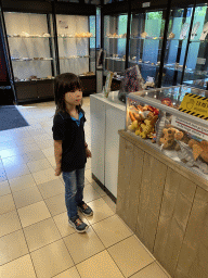 Max at the shop at the Lower Floor of the Museum Building of the Oertijdmuseum