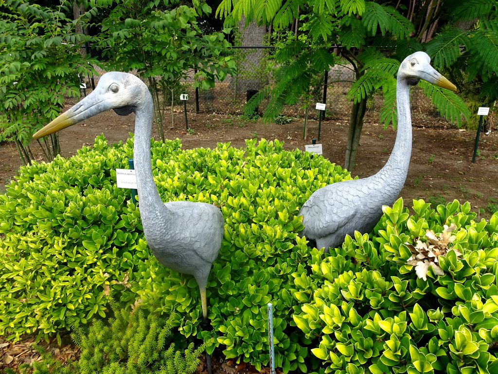 Statues of birds in the Garden of the Oertijdmuseum