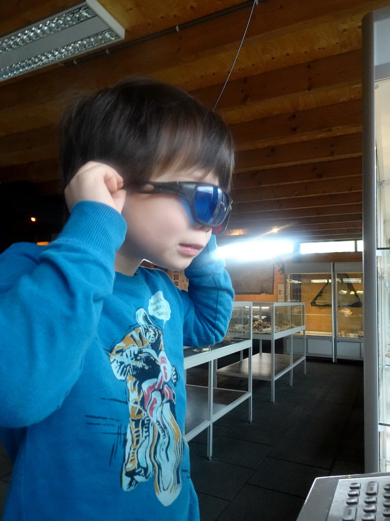 Max with 3D glasses at the Upper Floor of the Museum Building of the Oertijdmuseum