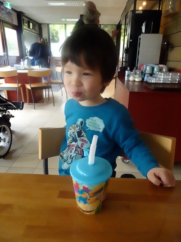 Max having lunch at the restaurant at the Lower Floor of the Museum building of the Oertijdmuseum