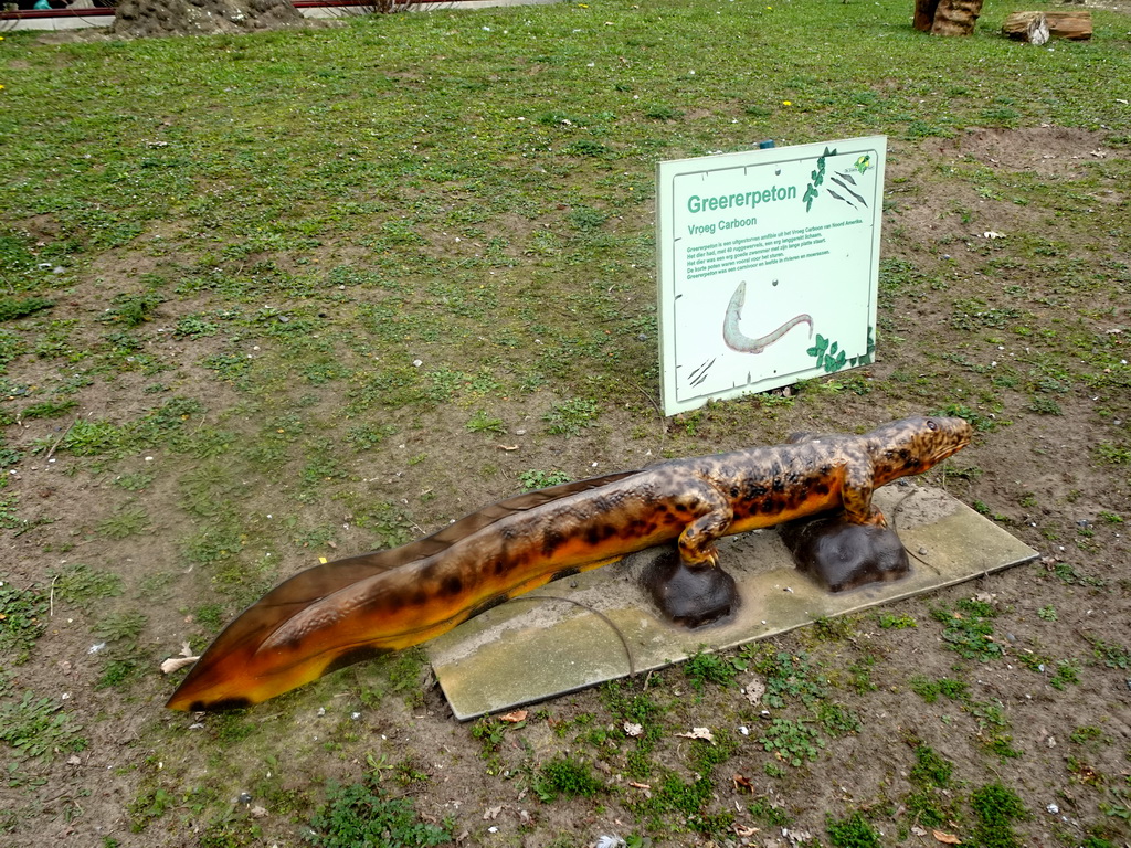 Statue of a Greererpeton in the Garden of the Oertijdmuseum, with explanation