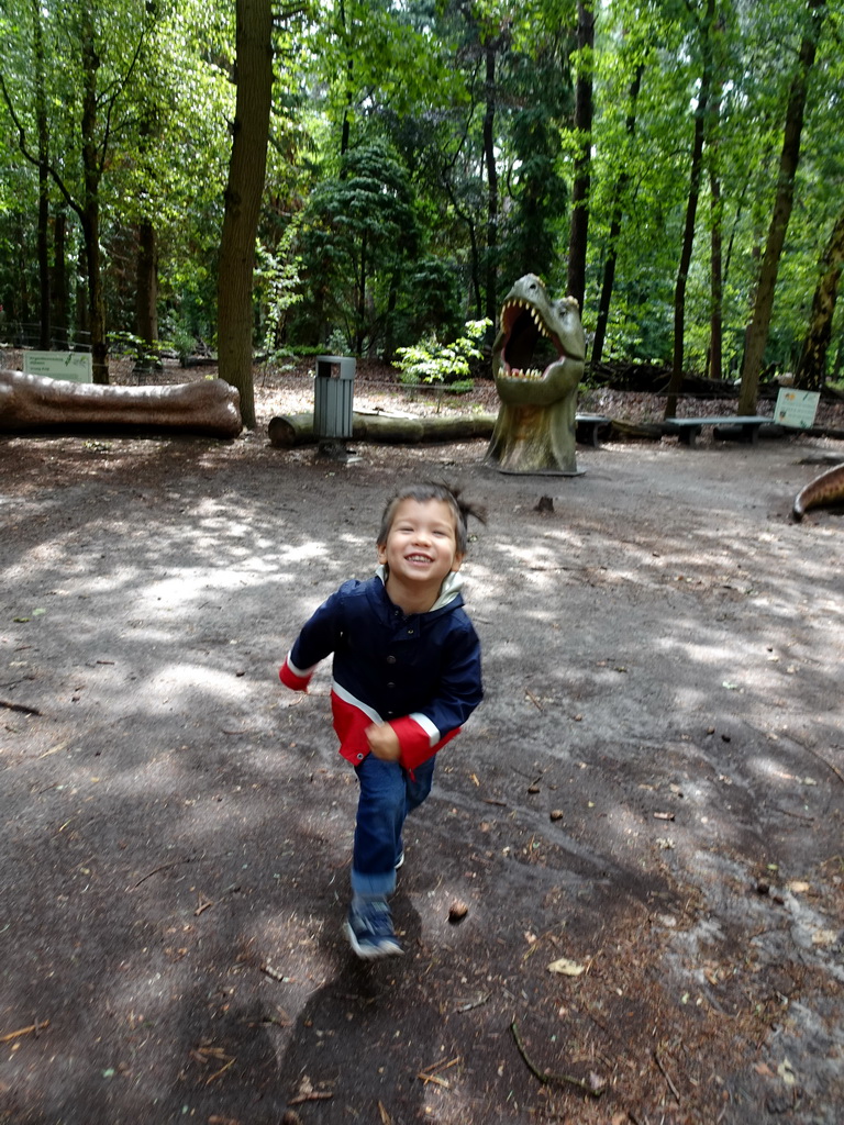 Max in the Oertijdwoud forest of the Oertijdmuseum