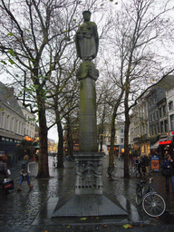 The statue `Judith met het hoofd van Holofernes` on the Grote Markt square