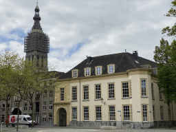 The Kasteelplein square and the tower of the Grote Kerk church