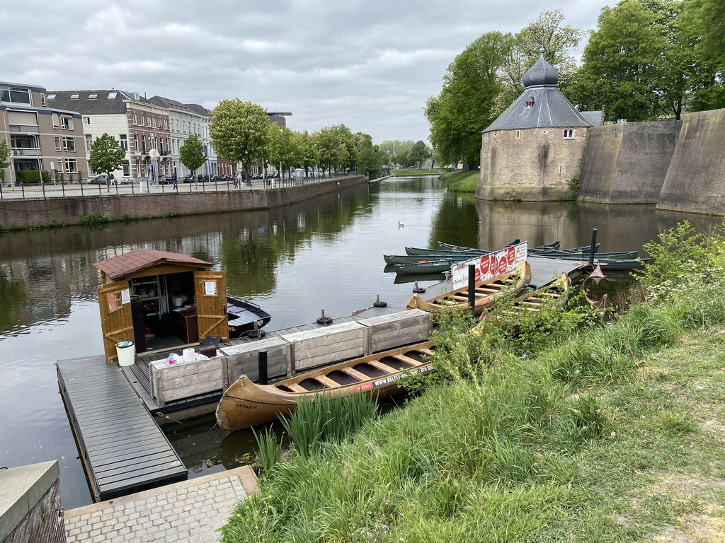 Boats in the Nieuwe Mark river and the Spanjaardsgat gate