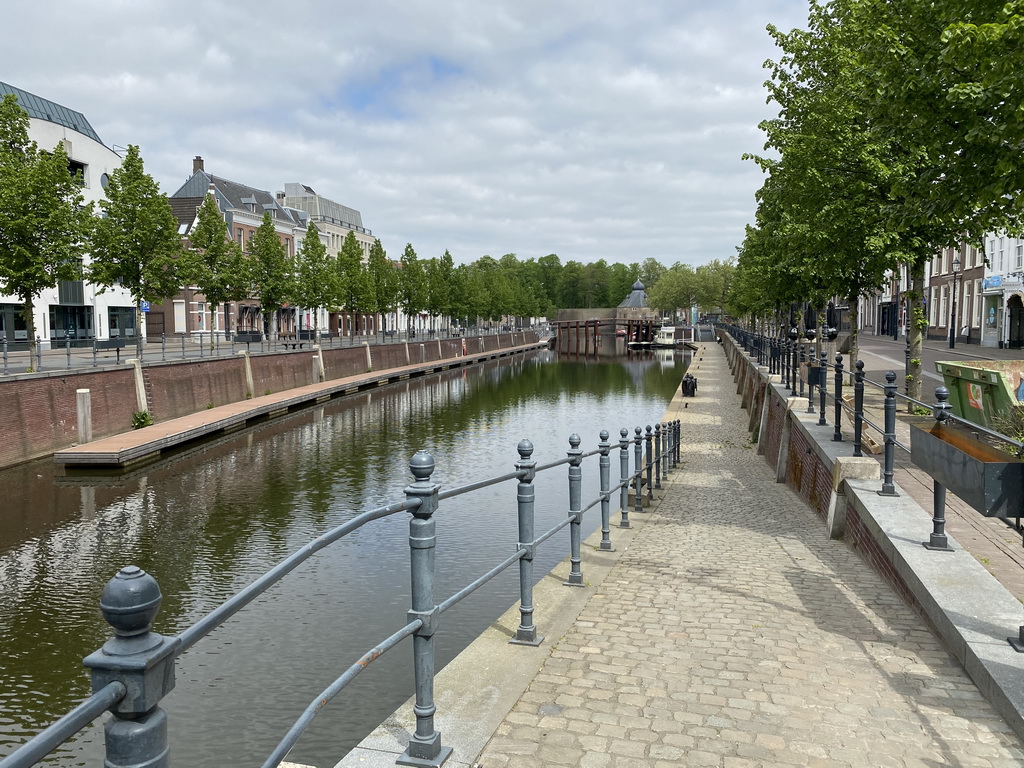 Tour boat in the Haven canal and the Spanjaardsgat gate, viewed from the southwest side