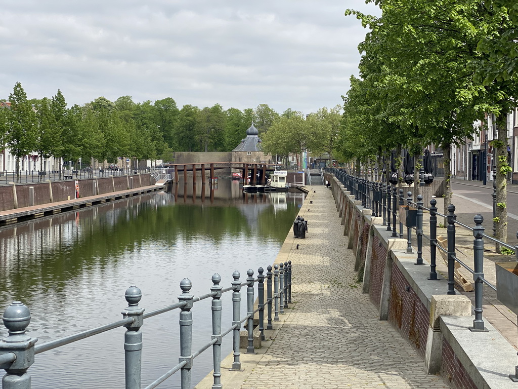 Tour boat in the Haven canal and the Spanjaardsgat gate, viewed from the southwest side