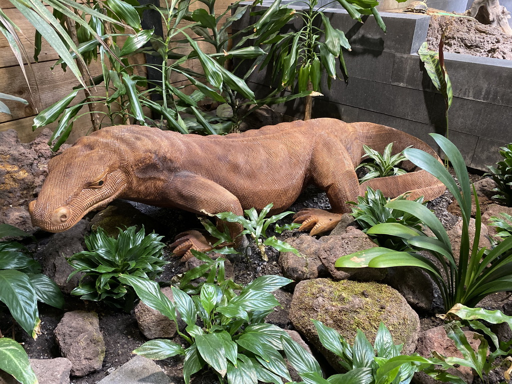 Lizard statue at the lower floor of the Reptielenhuis De Aarde zoo