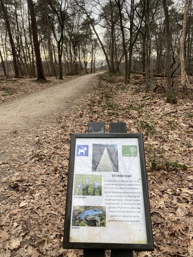 Sign of the Vlonderpad walkway at the Galderse Heide heather, at the Mastbos forest