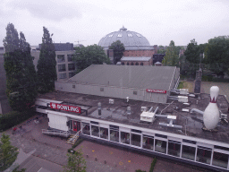 The Chasséveld square with the Bowling & Partycentrum Breda and the Koepelgevangenis building, viewed from the Smakenrad ferris wheel