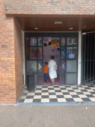 Miaomiao and Max at the entrance of the SuperNova Experience museum at the Boschstraat street