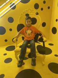 Max on a throne at the SuperNova Experience museum