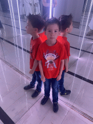 Max at the mirror room at the SuperNova Experience museum