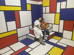 Miaomiao and Max at the Piet Mondriaan room at the SuperNova Experience museum
