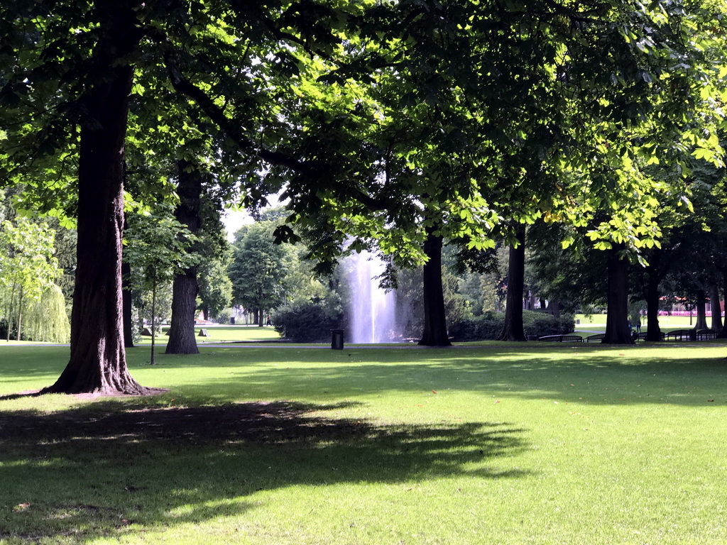 Stadspark Valkenberg with the fountain