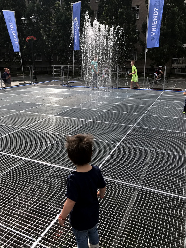 Max at the Peace Fountain at the Kasteelplein square