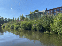 The Mark river and the Vissenuitkijkpost building at the Nassausingel street, viewed from our tour boat